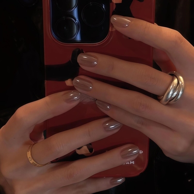 Hailey海莉同款高级清冷感裸灰色月光珍珠极光粉穿戴甲纯手工光疗