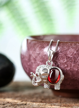 吉象~S925纯银项链红色石榴锆石吊坠复古中国风锁骨链颈链饰品女