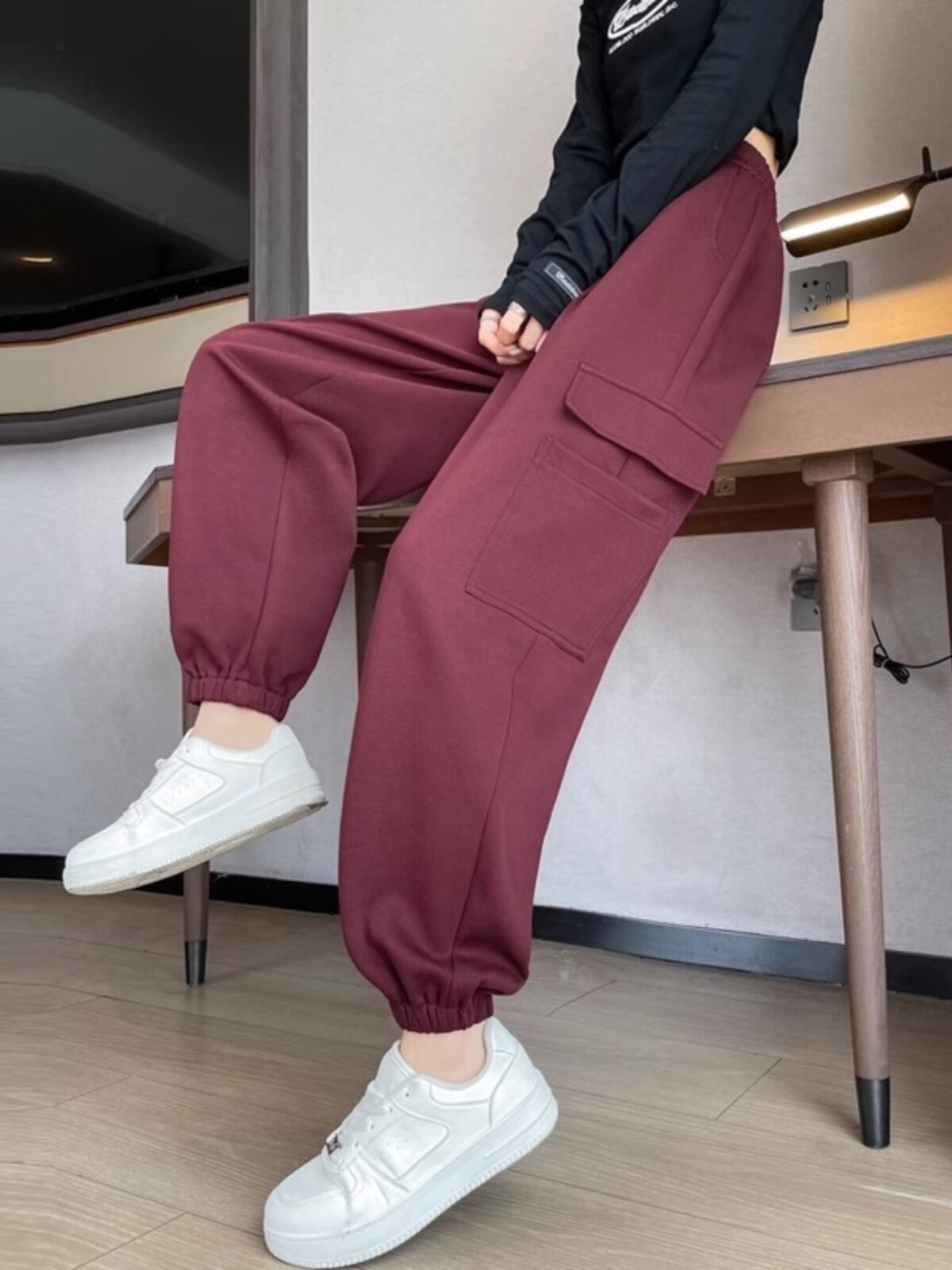 安可拉红色阔腿工装裤女秋季新款小个子冲锋裤高腰束脚伞兵运动裤