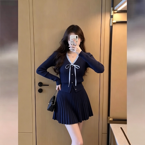 红人馆针织套装女秋冬季富家千金减龄一整套穿搭高级感独特两件套