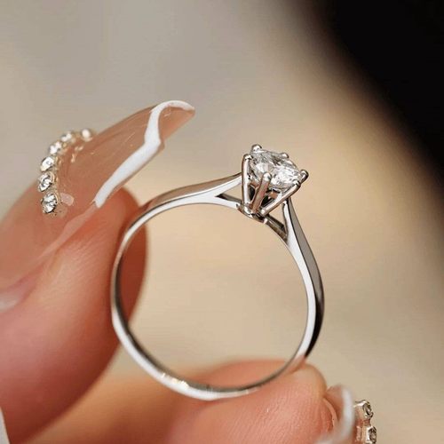 18k白金色莫桑戒指经典50分六爪