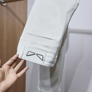 轻奢欧货春装潮牌男款白色小脚牛仔裤修身高端显瘦帅气弹力休闲裤