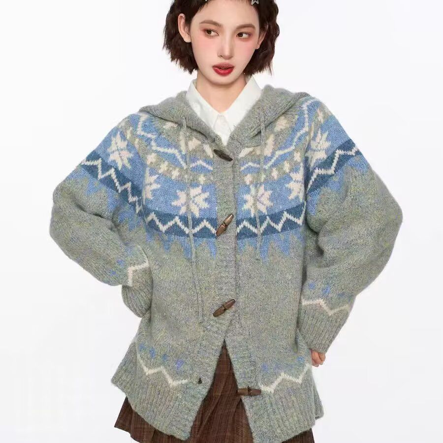 灰色费尔岛牛角扣连帽针织毛衣外套女秋冬慵懒风加厚开衫上衣冬季