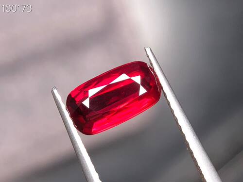 2.05ct 蛋形 GRS 042226 无烧鸽血红 32800/ct