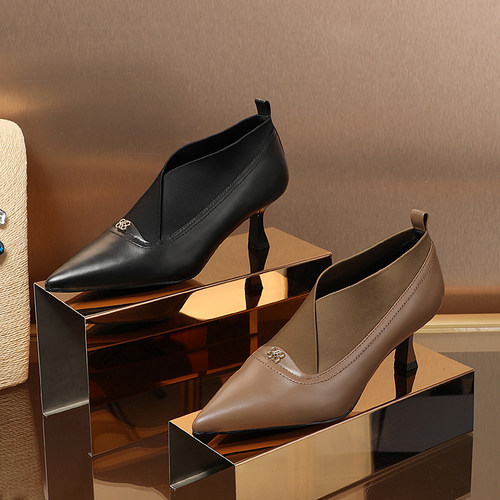 真皮尖头深口鞋高跟鞋