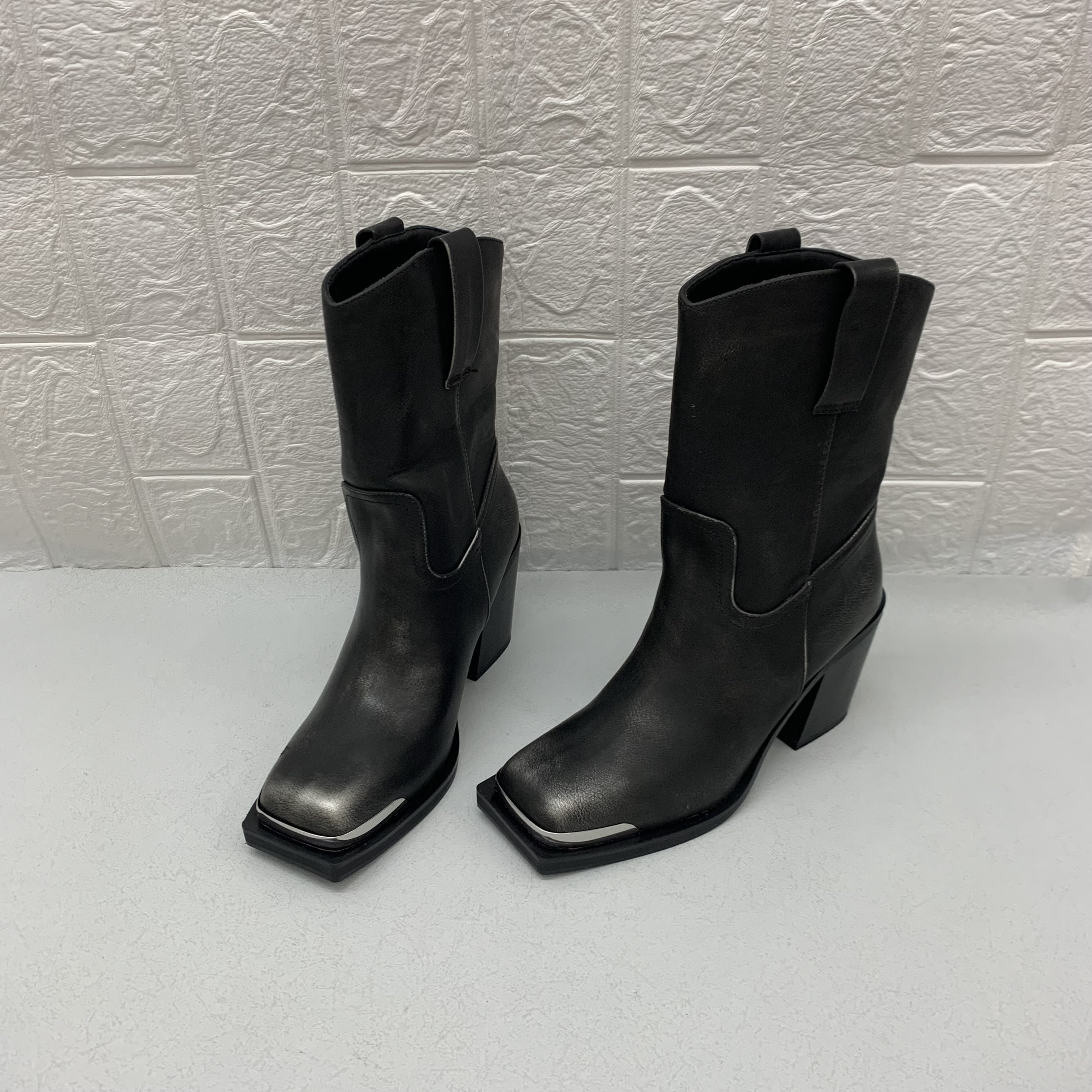 【复古时髦】外贸出口原单时尚女靴方头金属粗跟短靴百搭时装靴