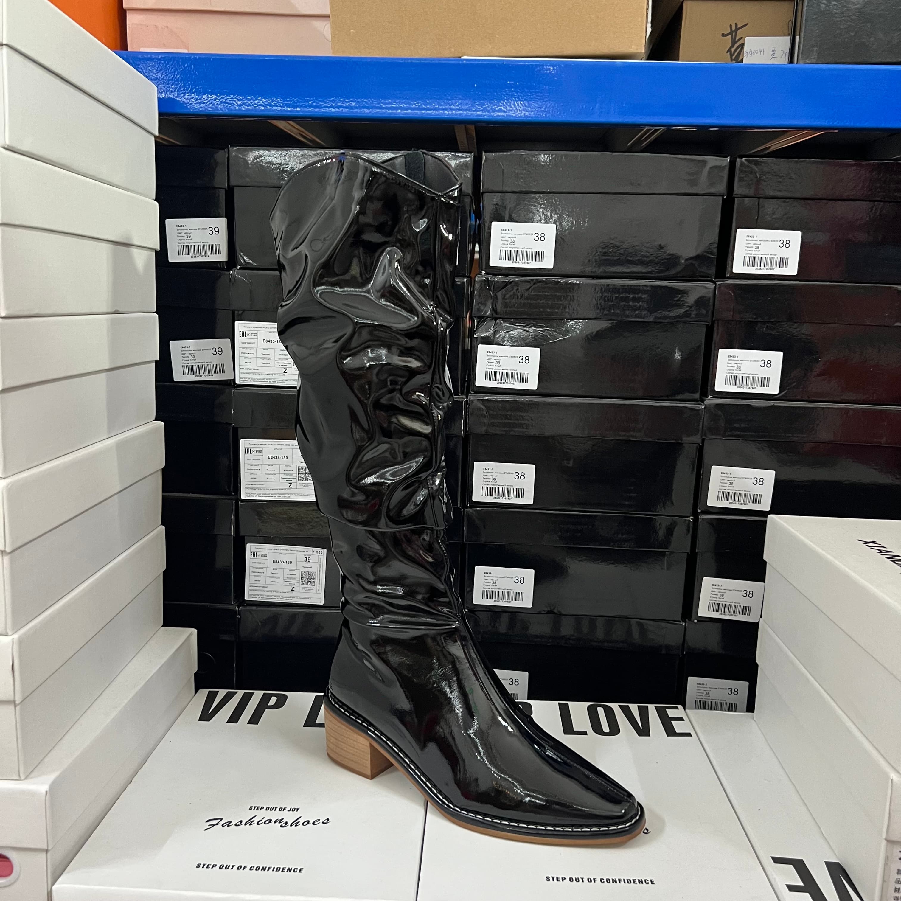 时尚外贸原单轻奢黑色漆皮堆堆靴尖头粗跟长筒时装靴