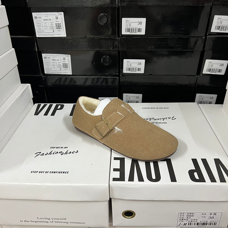 商场专柜撤柜断码捡漏圆头平跟毛绒保暖皮带扣勃肯休闲鞋