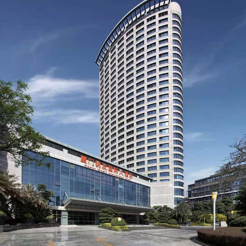 位于莲前商圈和商务会展区 商务休闲度假优选 有效期至2026.9.29，可拆分入住 花呗囤货不约可退