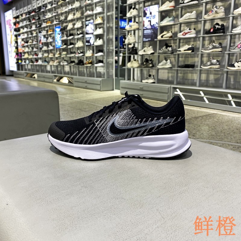 耐克女轻便低帮运动跑步鞋