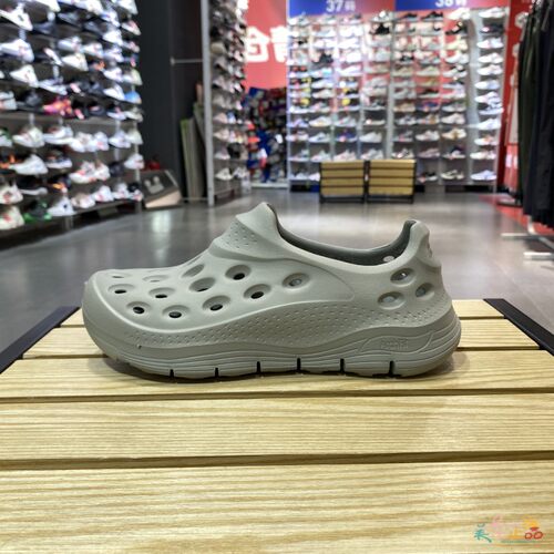 夏季正品Skechers斯凯奇透气简约百搭男休闲运动凉鞋洞洞鞋243240
