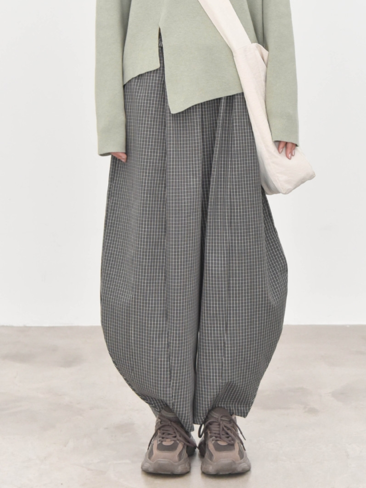 童颜阁秋冬复古加厚格子休闲裤保暖弯刀裤个性宽松显瘦棉裤长裤女