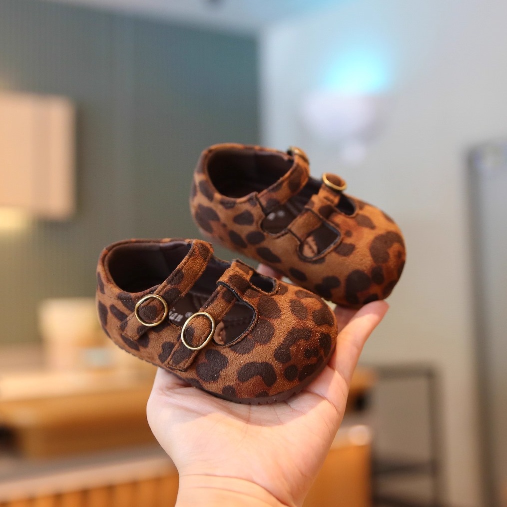 百搭新款豹纹女宝宝小皮鞋