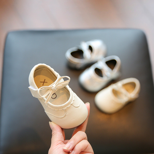 小步点女宝宝鞋春秋款1一2岁婴儿鞋子软底轻便女童公主单鞋小皮鞋