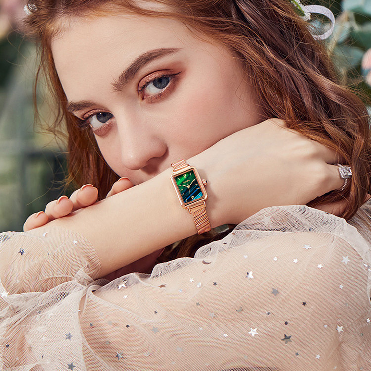 劳士顿手表女ins风轻奢简约气质复古小众方盘正品女士手表小绿表
