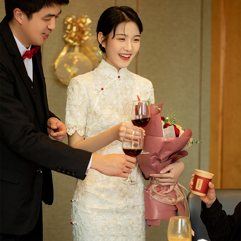 2025年蕾丝旗袍敬酒服订婚领证