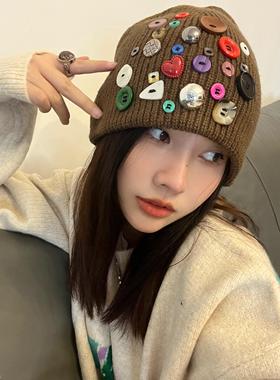 很酷~五彩纽扣毛线帽子女秋冬季个性堆堆帽显脸小针织帽情侣冷帽