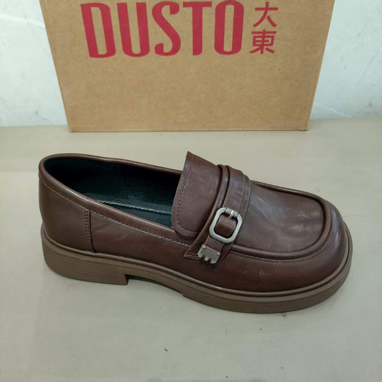 大东乐福鞋女2025秋季新款时尚休闲简约百搭舒适小皮鞋单鞋3156