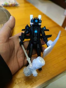 泰坦监控人 多武器 全身可动 3d打印玩具