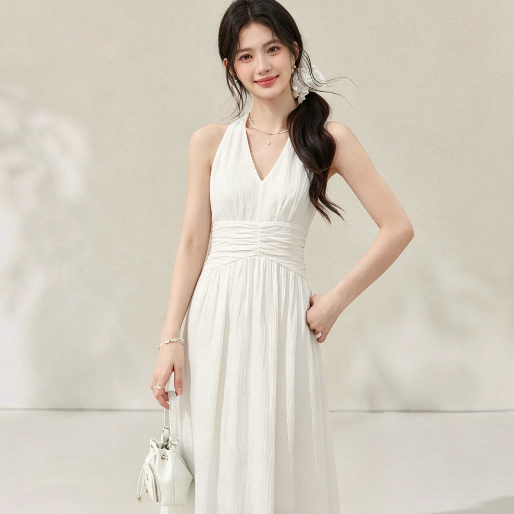高级感连衣裙女夏白色轻奢气质长裙设计感小众显瘦法式裙子