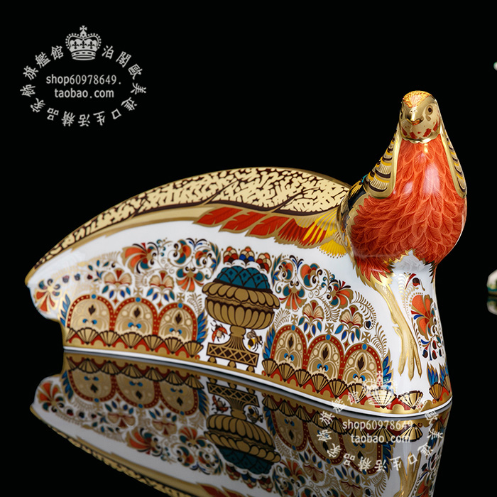 英国RoyalCrownDerby骨瓷摆件