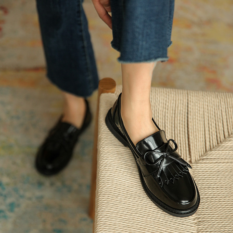 秋冬真皮圆头流苏蝴蝶结漆皮软底JK乐福单鞋女学院粗中跟小皮鞋子