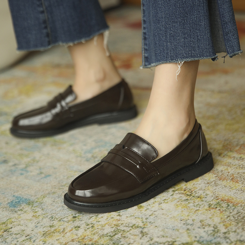 圆头加绒英伦风粗中跟软底小皮鞋