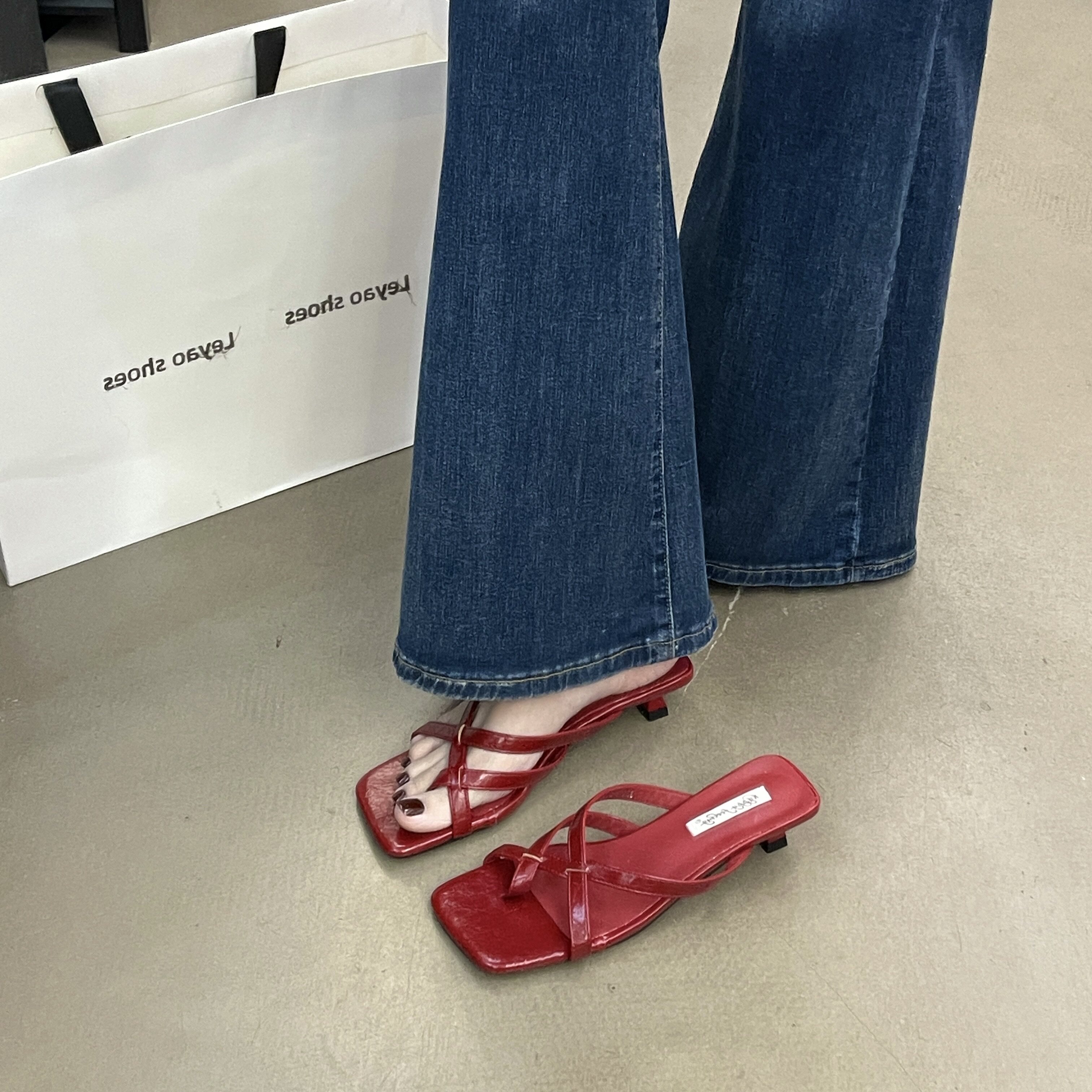 红色漆皮女细跟防滑便捷一字拖