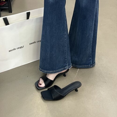 黑色方头猫跟细跟一字拖女夏