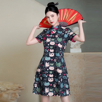 改良旗袍女2024新款日常可穿猫咪印花短款小个子国潮新中式连衣裙