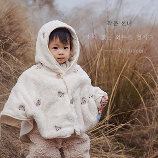 秋冬款ins风珊瑚绒刺绣连帽儿童斗篷披肩外出防风保暖宝宝小披风