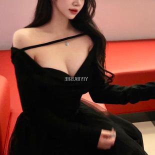 纯欲绑带荡荡领显胸开叉长袖 OnoevUG638性感女人味 T恤rn