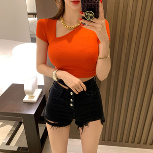 上衣 自留推荐 夏季 斜V领短袖 高腰t恤女紧身性感露脐设计感小众短款