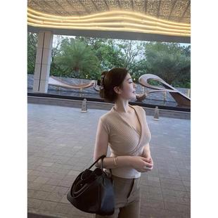 夏季 上衣 纯欲风低胸V领收腰针织衫 女交叉紧身背心性感甜美打底衫
