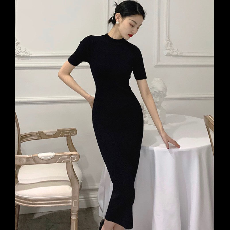 2025春季法式复古圆领冰爽丝针织连衣裙短袖气质紧身包臀黑色长裙
