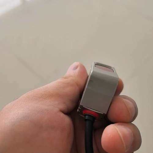 众桦基恩士KEYENCE LR-ZH500N激光传感器，议价