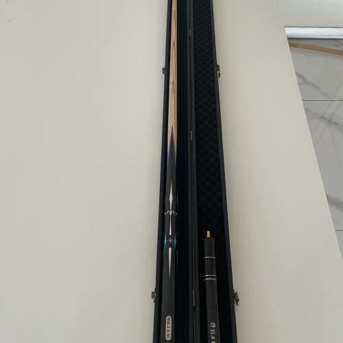 众桦野豹台球杆，带盒，黑色剑纹设计，白蜡木材质。杆身，成议价