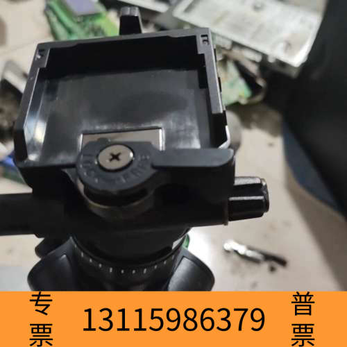 众桦云腾VCT-880RM专业单反三脚架，黑色铝合金材质，结实耐