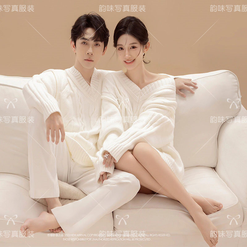 影楼新款情侣室内慵懒风拍照服装氛围感毛衣情侣小清新艺术照写真