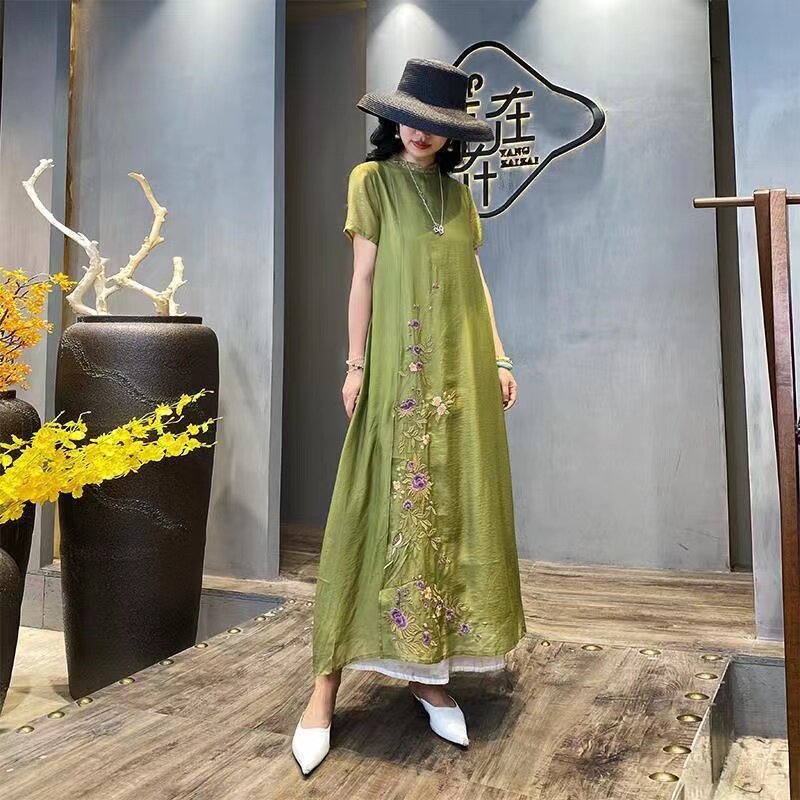 2022新品天丝棉重工刺绣连衣裙夏季民族风复古立领盘扣短袖长款裙