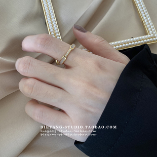 ZUORAN 轻奢日系高级精致镶钻细圈贝母面时尚气质百搭戒指RF105