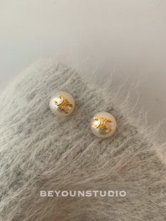 ZUORAN 轻奢小众施家珍珠凯旋门高级ins黄铜耳钉复古潮流耳饰E64