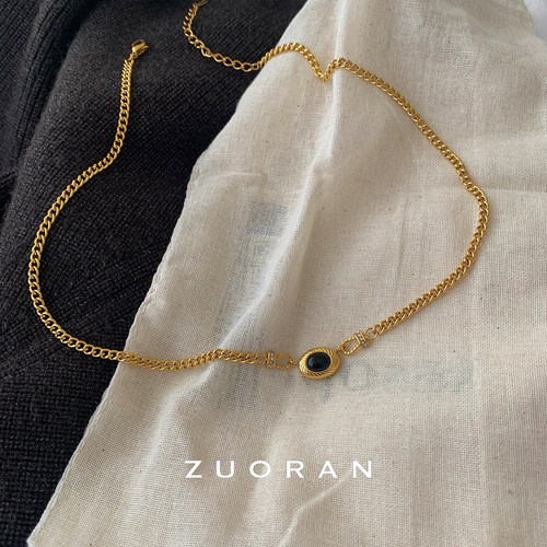 ZUORAN 法式复古时尚黑玛瑙马蹄扣设计感项链高级感锁骨链女
