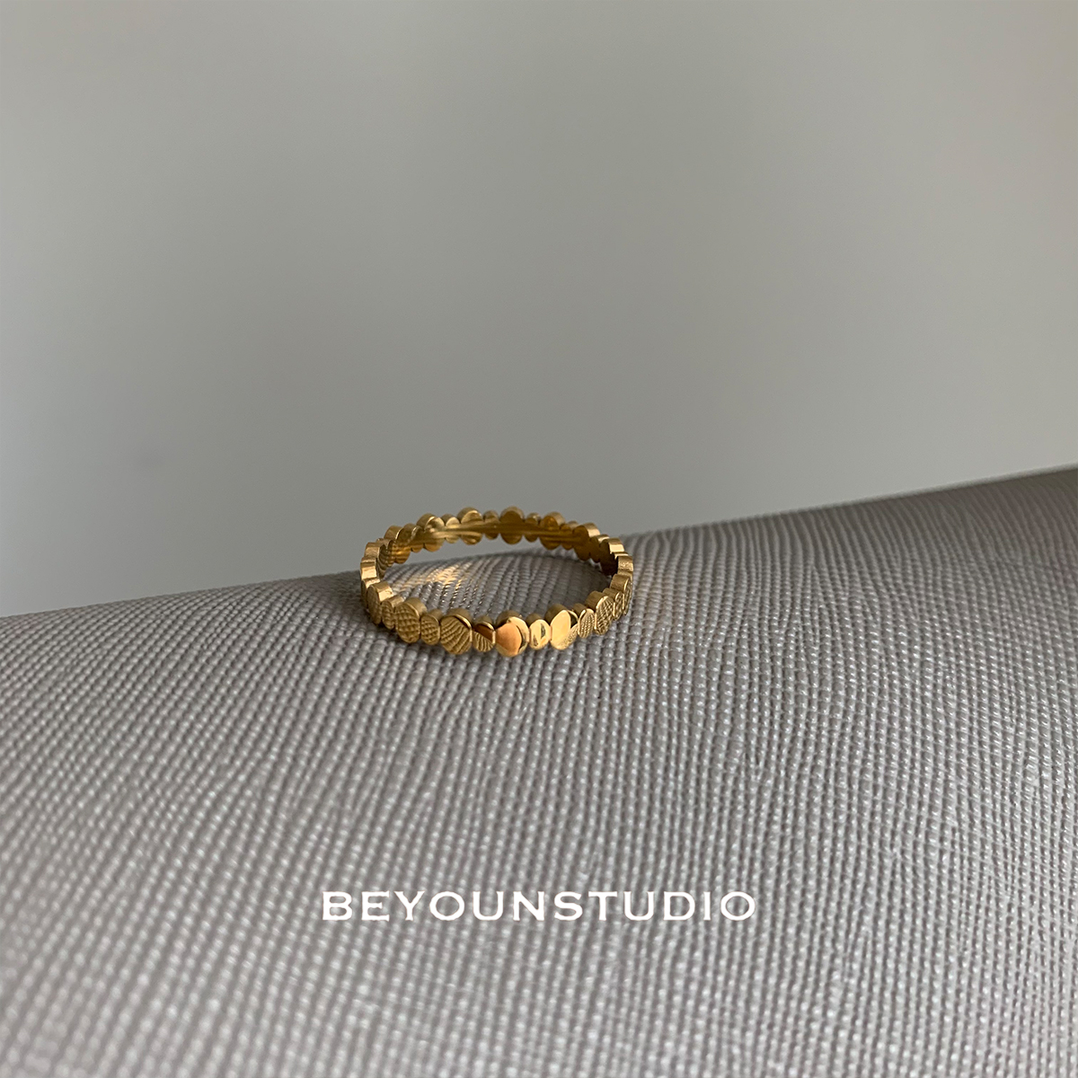 别样大小亮片拼接设计戒指精致