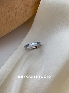 ZUORAN 简约高级感钛钢戒指RF140 淡蓝色天然贝母轻奢小众时尚