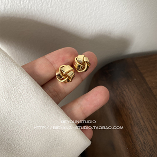 潮流E30 优雅精致小巧扭结缠绕耳环气质ins百搭个性 ZUORAN 法式