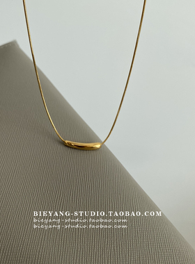 ZUORAN 极简ins百搭小众设计茄子吊坠几何弯管钛钢镀金chic项链75