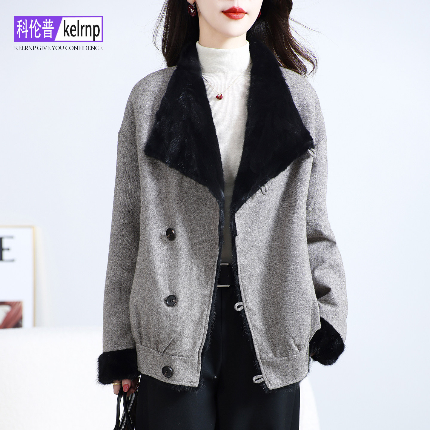 天鹅绒水貂毛内胆大衣女2026冬新短款翻领两面穿拼貂皮真皮草外套