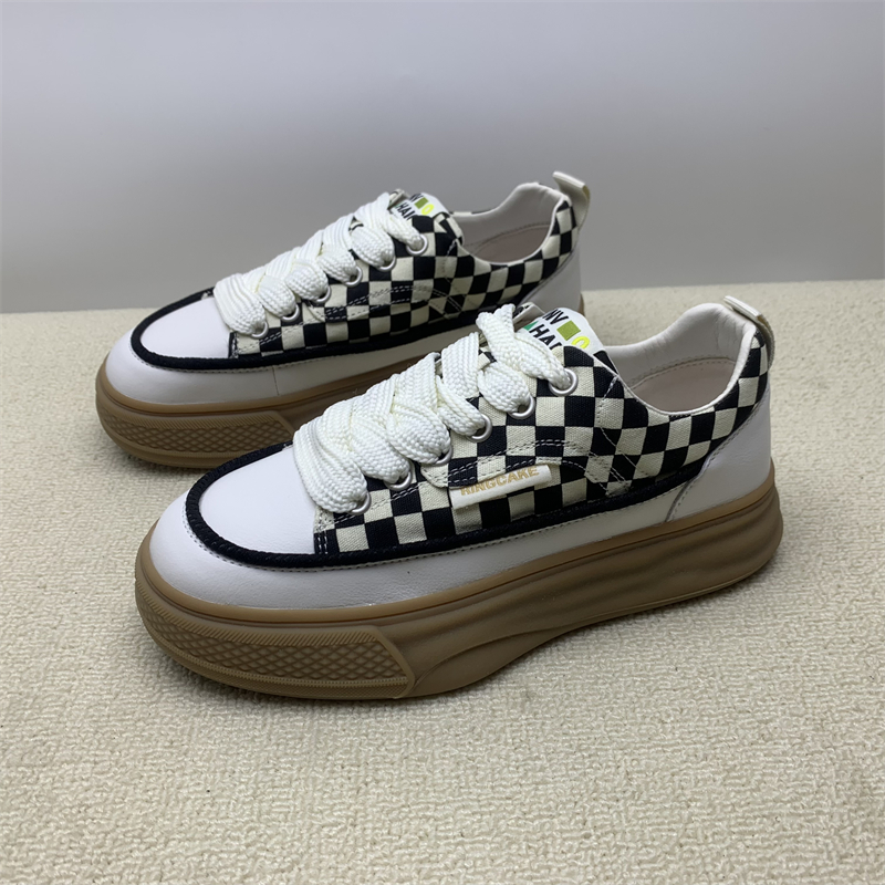 工厂断码清仓真皮板鞋女2025春季新款软底防滑拼色休闲透气女单鞋