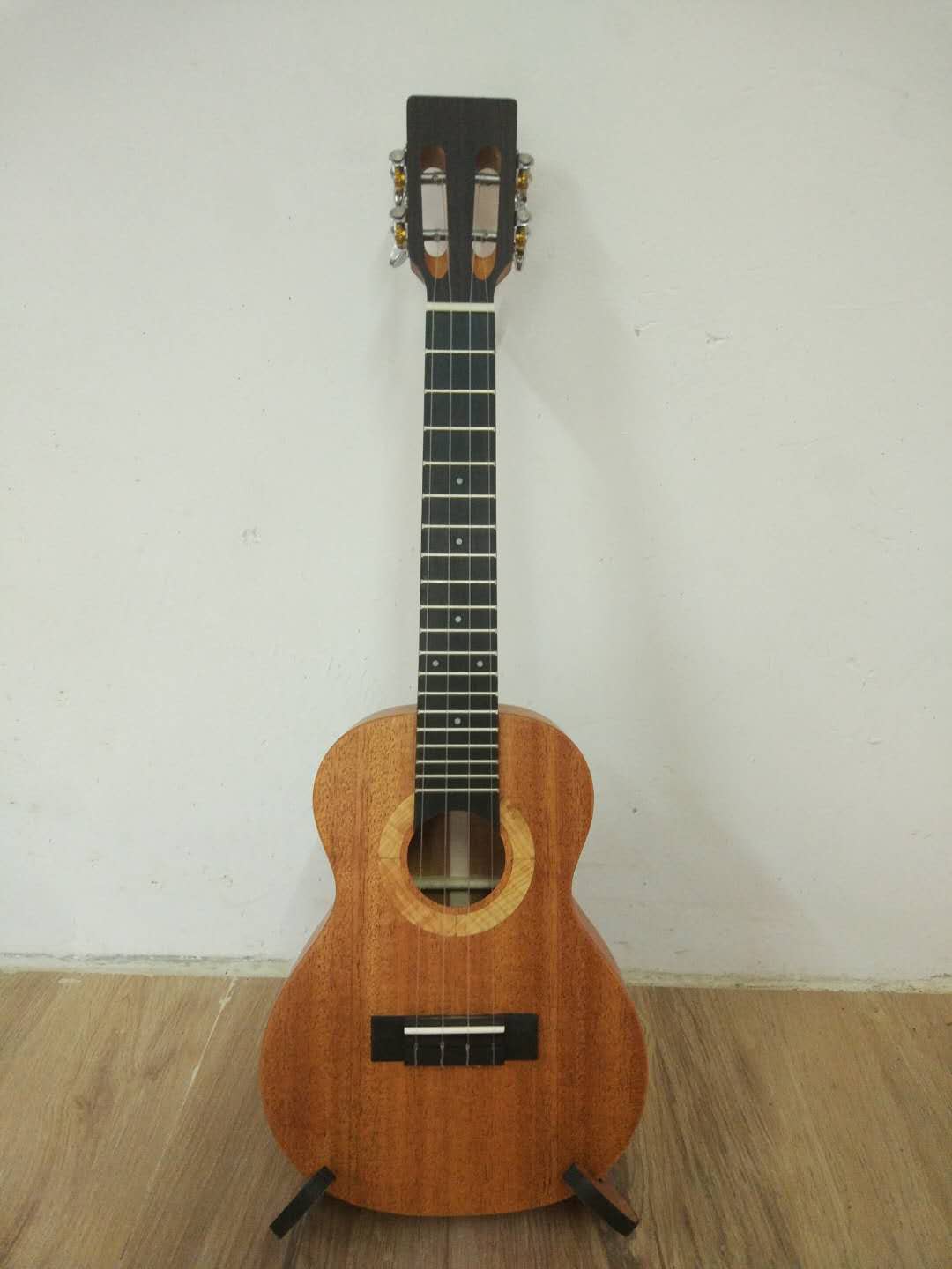 瀚海乐器23寸全单桃花芯木ukulele